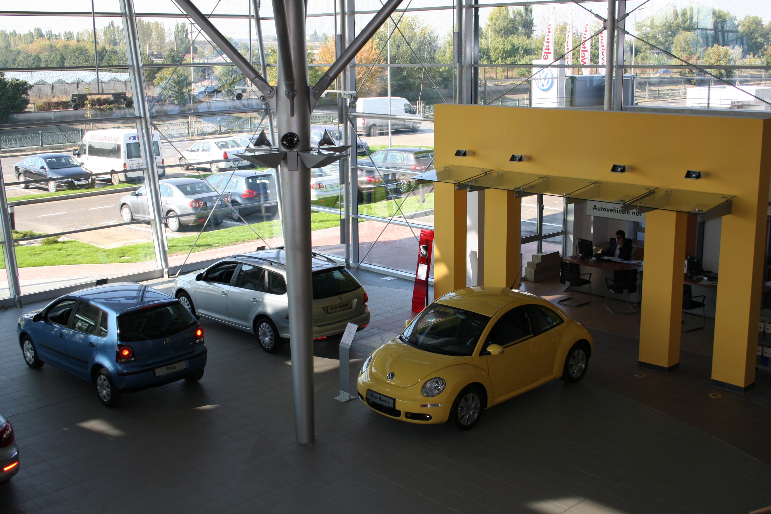 Showroom VW MIDOCAR Vitan scaled 1 1