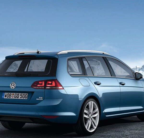 Volkswagen Golf Variant 2014 800x600 wallpaper 05 600x575