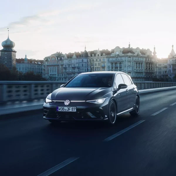 ST 16 9 Golf R 3 600x600